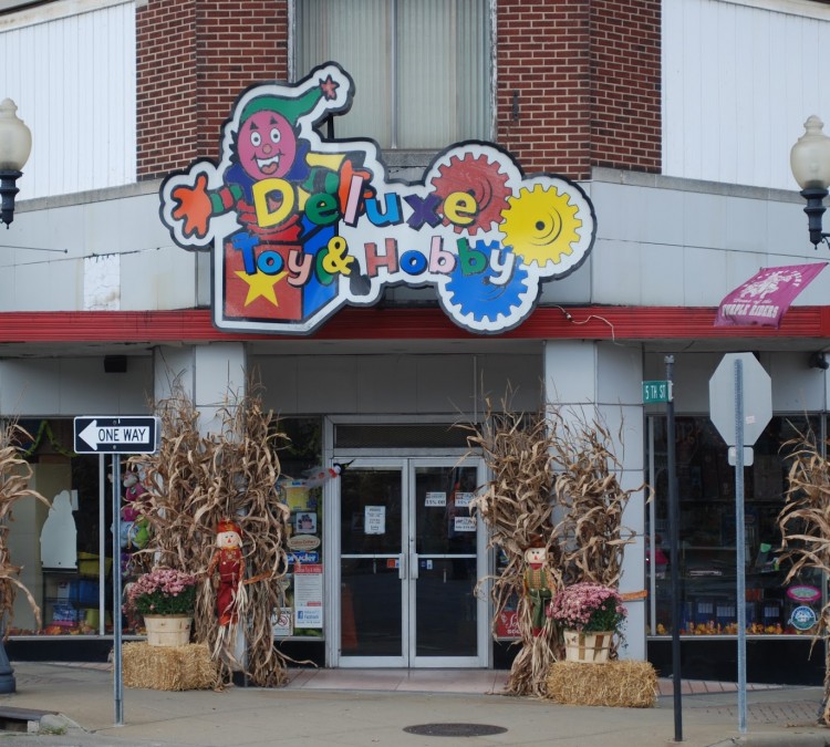 Deluxe Toy & Hobby (Martins&nbspFerry,&nbspOH)